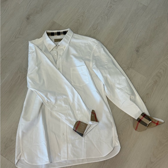 Like-new Burberry button-down shirt. - Picture 4 of 5